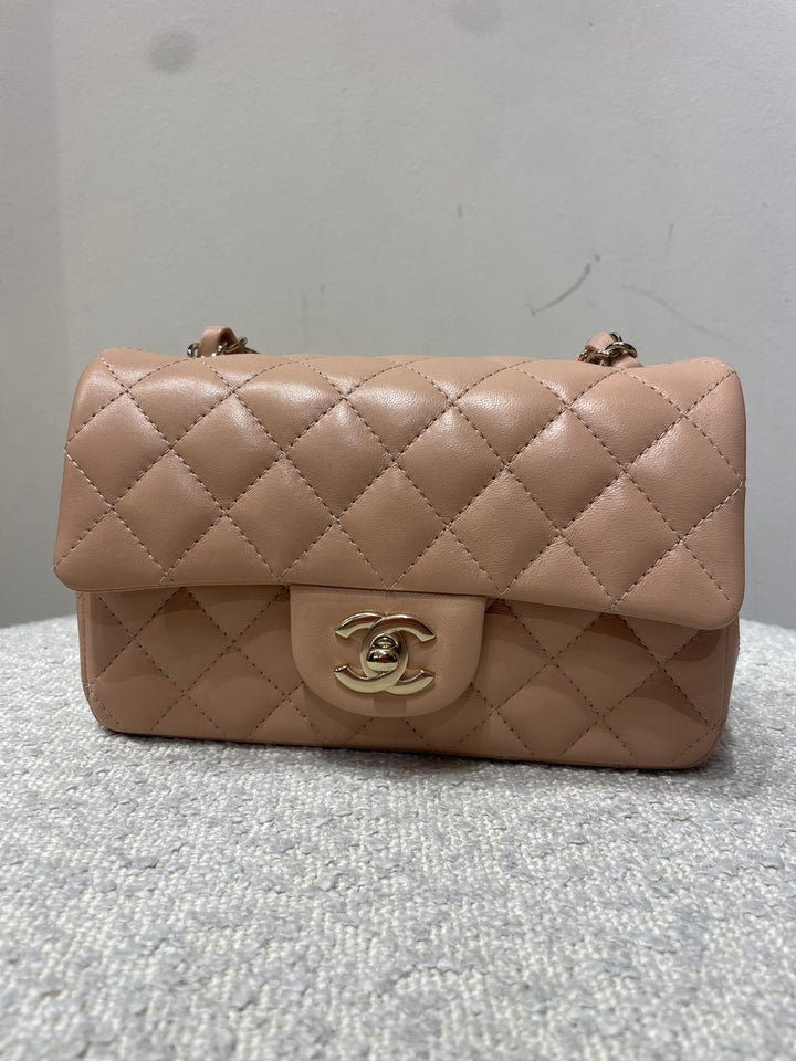 Chanel - Wallet on Chain (Creme)